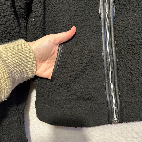 NWT Express soft sherpa jacket w/ faux leather trim - size XS - Picture 3 of 5